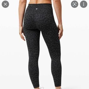 Lululemon Wunder Under 25”